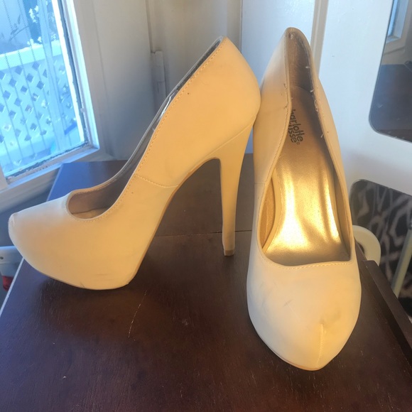 Cream Pumps - Picture 1 of 1